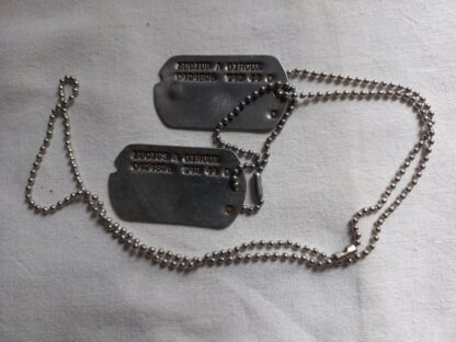 Jeu de dog tag d'origine T42/44 (Giroux)