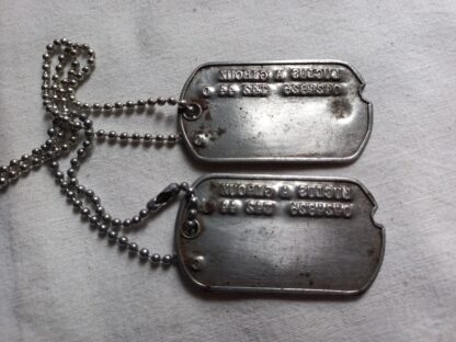Jeu de dog tag d'origine T42/44 (Giroux) – Image 2