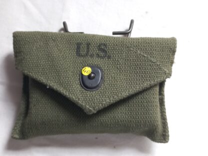 Pochette à pansement OD7 datée 1945 – Image 2