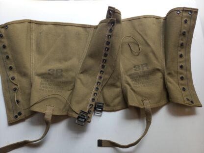Paire de guêtres US 3R neuves datées 1941 – Image 3