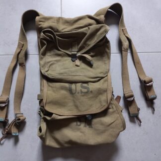 Sac à dos US modèle 28 complet daté 1944 (matriculé)