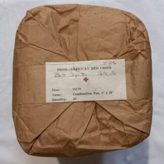 Paquet de compresses AMERICAN RED CROSS datée 1942