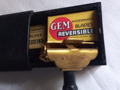 Rasoir GEM réglementaire en boîte plastique – Image 2