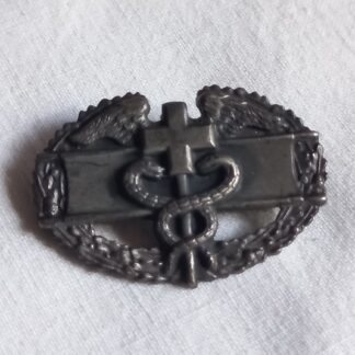 Combat medic badge (variante emboutie sans marquage)