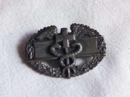 Combat medic badge (variante emboutie sans marquage)