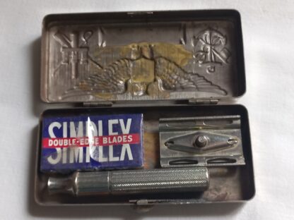 Rasoir GILLETTE d’occasion en boite métallique réglementaire