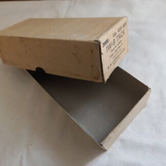 Emballage vide de boîtes de punaises datée 1943