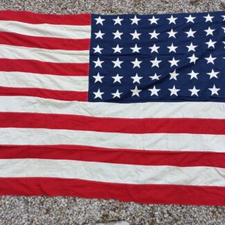 Grand drapeau format 180 x 270 brodé sur coton