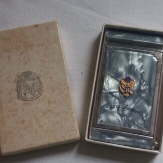 Poudrier en laiton avec insigne CAMP FORREST