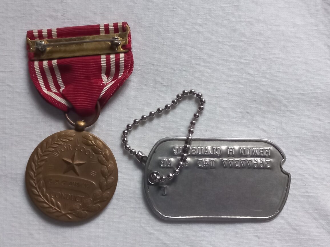Médaille GOOD CONDUCT nominative et dog tag (Clausing) – Image 2