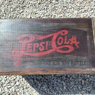 Caisse de bouteilles PEPSI COLA datée 1942