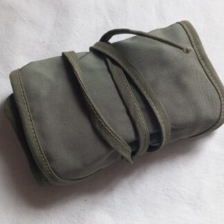 Trousse à couture réglementaire en toile (01)