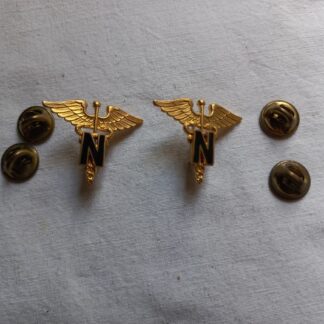 Paire d'insignes originales de col NURSE (clutches post war)