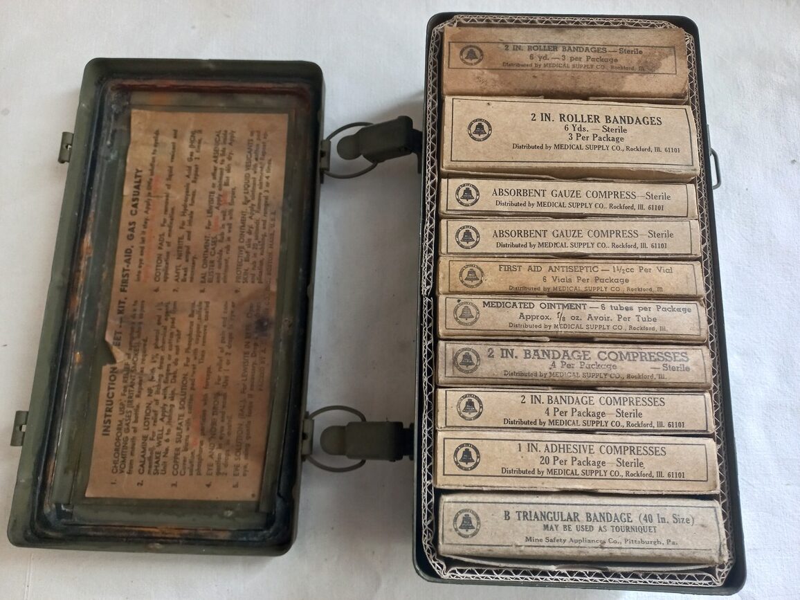 Boite 1st aid US originale "GAS" modèle 1944 – Image 5