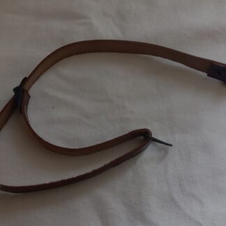 Jugulaire cuir de liner fermoir noir